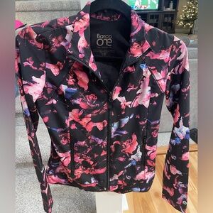 Barco One Women's Dark Petals Print Scrub Jacket  Size XXS